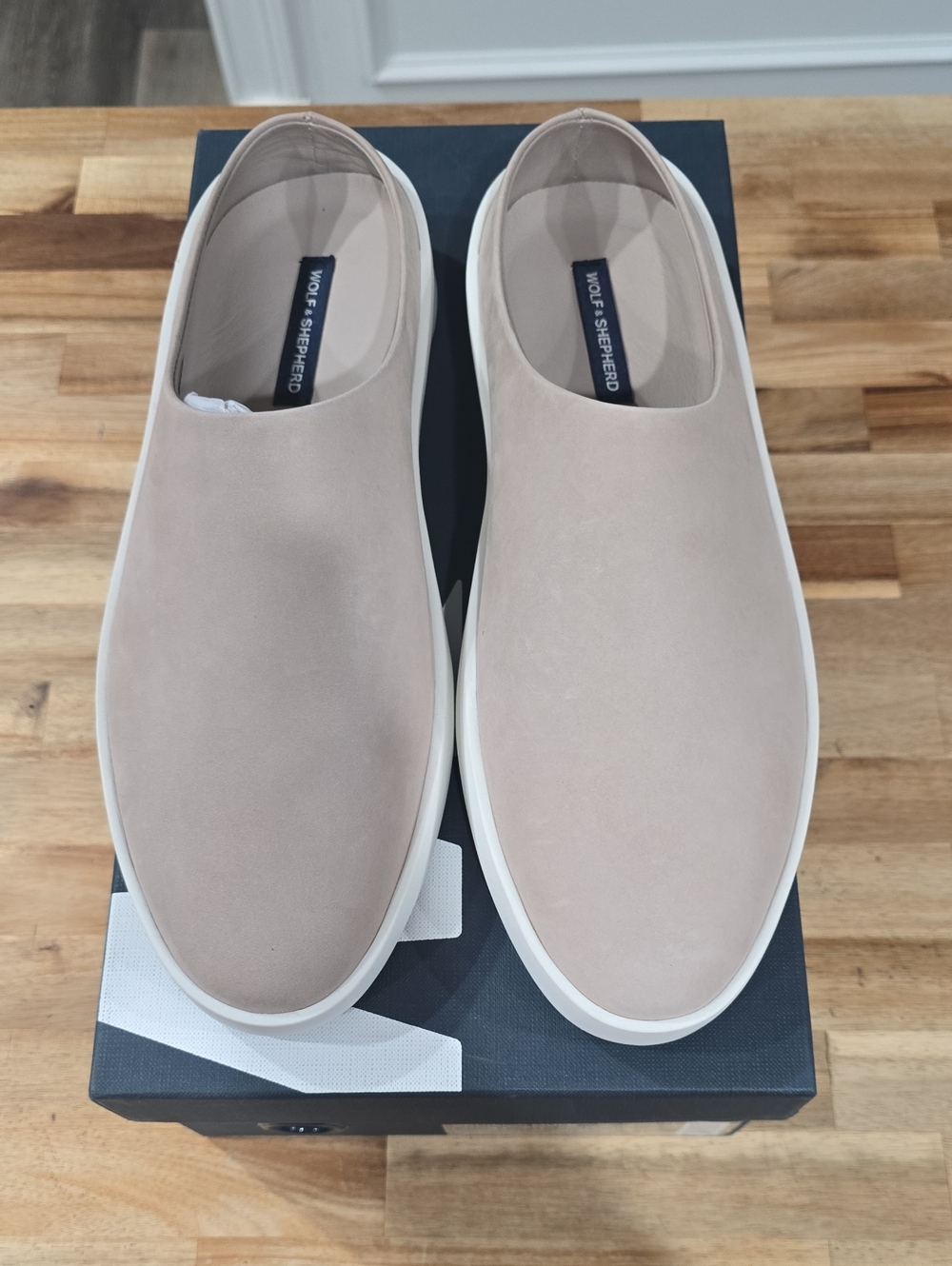 Wolf and Shepherd Women's 41 Cruise Mule Slip On Shoes - Picture 2 of 7